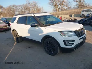 2017 Ford Explorer XLT z VIN 1FM5K8D84HGD21052, wystawiony jako IAAI lot #40819366 z przebiegiem 131 481 mil mil oraz . Historia ofert i sprzedaży dostępna na DreamBid. Obrazek 1.