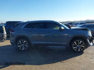 2024 Volkswagen Atlas SEL Premium R-Line z VIN 1V2FE2CA9RC223529, wystawiony jako IAAI lot #41188547 z przebiegiem 24 711 mil mil oraz . Historia ofert i sprzedaży dostępna na DreamBid. Obrazek 13.