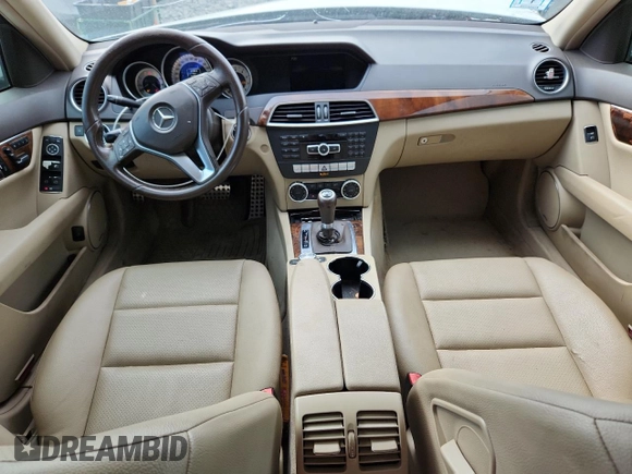 2012 Mercedes-Benz C 300 Sport с VIN WDDGF8BB6CR233512, выставлен на аукционе Copart как лот 60822185 с пробегом 167 011 миль миль и Чистый • Clean title. История ставок и продаж доступна на DreamBid. Изображение 8.