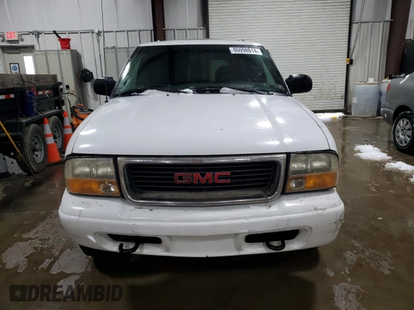 2001 GMC Jimmy SLT with VIN 1GKDT13W112100391, listed as a Copart auction lot 86098014 with 145,700 mi miles and Salvage Title. Bid and sale history available at carsss.com. Image 5.