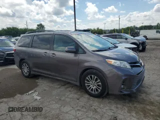 2018 Toyota Sienna XLE Auto Access Seat with VIN 5TDYZ3DC9JS913742, listed as a Copart auction lot 63987465 with 94,675 mi miles and Clean title. Bid and sale history available at DreamBid. Image 4.