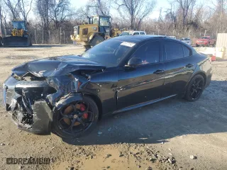2018 Alfa Romeo Giulia Ti Sport with VIN ZARFAEEN6J7564744, listed as a Copart auction lot 85577794 with 59,395 mi miles and Salvage Title. Bid and sale history available at carsss.com. Image 1.