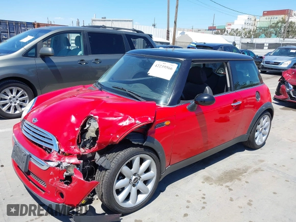 2005 MINI Hardtop z VIN WMWRC33485TJ65604, wystawiony jako IAAI lot #42239566 z przebiegiem 145 149 mil mil oraz . Historia ofert i sprzedaży dostępna na DreamBid. Obrazek 17.
