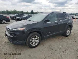 2016 Jeep Cherokee Latitude with VIN 1C4PJMCB8GW117946, listed as a Copart auction lot 50617765 with 135,859 mi miles and Salvage Title. Bid and sale history available at DreamBid. Image 1.