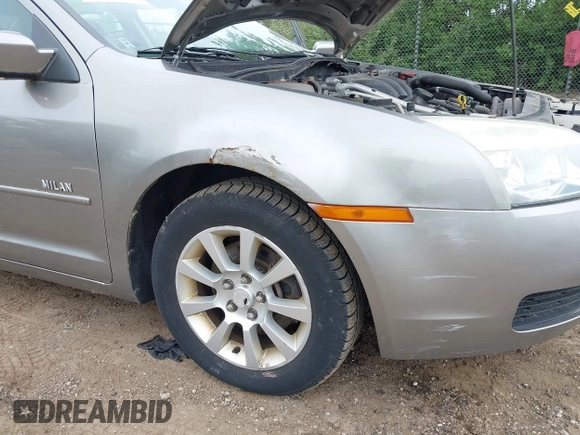 2008 Mercury Milan with VIN 3MEHM07158R649714, listed as a IAAI auction lot 42513695 with 131,801 mi miles and . Bid and sale history available at DreamBid. Image 6.