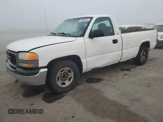1999 GMC New Sierra 1500 SL with VIN 1GTEC14V0XE515294, listed as a Copart auction lot 83697634 with 0 mi miles and Salvage Title. Bid and sale history available at carsss.com. Image 1.