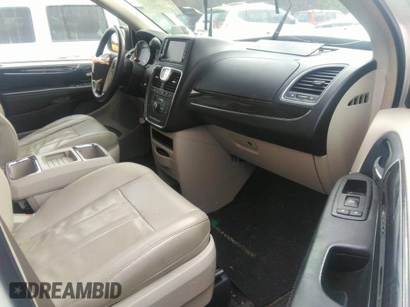 2013 Chrysler Town & Country Touring with VIN 2C4RC1BG7DR526894, listed as a IAAI auction lot 41365168 with 166,003 mi miles. Bid and sale history available at carsss.com. Image 5.