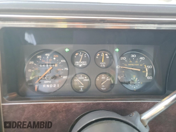 1983 Chevrolet El Camino z VIN 1GCCW80H1DR150636, wystawiony jako Copart lot #85873984 z przebiegiem 56 394 mil mil oraz Czysty tytuł • Clean title. Historia ofert i sprzedaży dostępna na DreamBid. Obrazek 9.