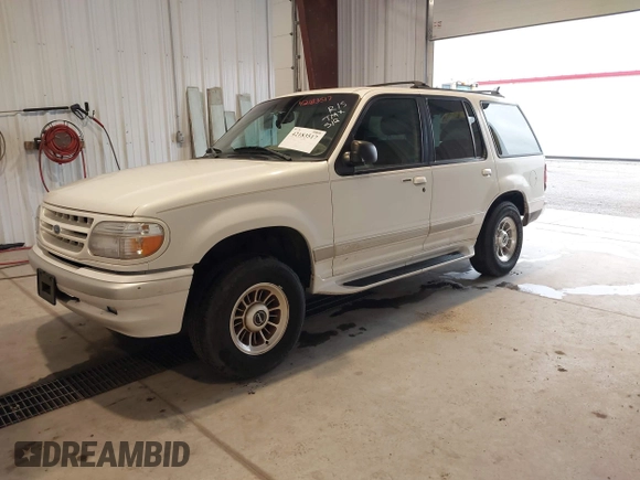 1998 Ford Explorer XL z VIN 1FMZU34E8WZB12600, wystawiony jako IAAI lot #42183517 z przebiegiem 196 799 mil mil oraz . Historia ofert i sprzedaży dostępna na DreamBid. Obrazek 2.