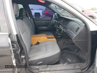 2009 Ford Police Interceptor с VIN 2FAHP71V99X146421, выставлен на аукционе IAAI как лот 42201280 с пробегом 190 375 миль миль и . История ставок и продаж доступна на DreamBid. Изображение 5.