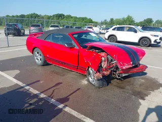 2005 Ford Mustang Deluxe with VIN 1ZVFT84N555231280, listed as a IAAI auction lot 42603912 with 236,414 mi miles and . Bid and sale history available at DreamBid. Image 1.