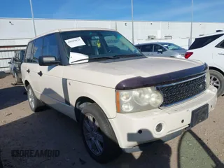 2006 Land Rover Range Rover HSE with VIN SALME15476A230439, listed as a IAAI auction lot 40989942 with 210,195 mi miles. Bid and sale history available at carsss.com. Image 1.