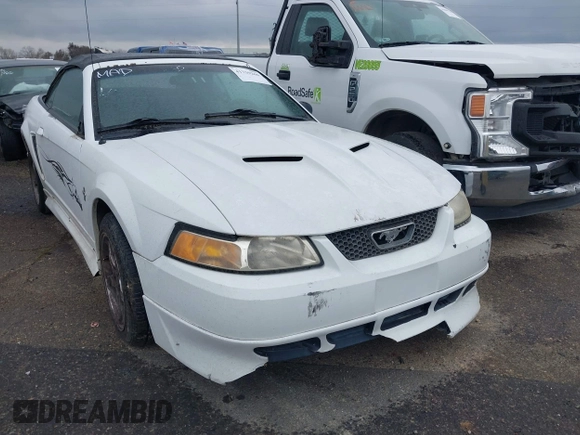 2000 Ford Mustang with VIN 1FAFP4440YF265297, listed as a IAAI auction lot 41739266 with 170,907 mi miles. Bid and sale history available at carsss.com. Image 6.