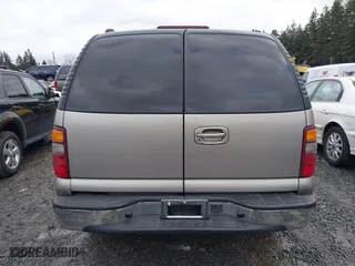 2001 Chevrolet Tahoe LS with VIN 1GNEK13TX1J213942, listed as a IAAI auction lot 41568563 with 130,647 mi miles. Bid and sale history available at carsss.com. Image 16.