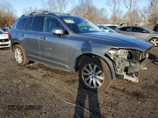 2018 Volvo XC90 Momentum with VIN YV4A22PK1J1195343, listed as a Copart auction lot 71369282 with 93,861 mi miles. Bid and sale history available at carsss.com. Image 4.