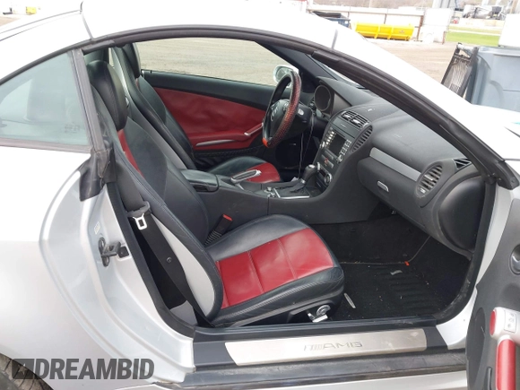 2006 Mercedes-Benz SLK 55 AMG with VIN WDBWK73F66F104476, listed as a IAAI auction lot 41947845 with 87,043 mi miles and . Bid and sale history available at DreamBid. Image 5.