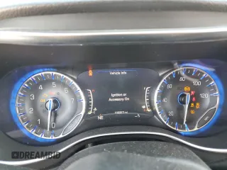 2020 Chrysler Pacifica Limited z VIN 2C4RC1GG0LR289575, wystawiony jako Copart lot #49025185 z przebiegiem 110 317 mil mil oraz Szkoda całkowita • Salvage title. Historia ofert i sprzedaży dostępna na DreamBid. Obrazek 9.