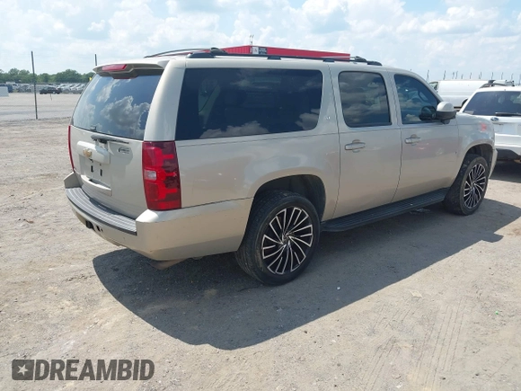 2008 Chevrolet Suburban LTZ with VIN 1GNFK16Y78R121985, listed as a IAAI auction lot 42602591 with 186,975 mi miles and . Bid and sale history available at DreamBid. Image 4.