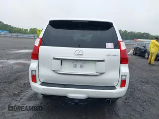 2011 Lexus GX 460 z VIN JTJBM7FX0B5028569, wystawiony jako IAAI lot #42177369 z przebiegiem 223 024 mil mil oraz . Historia ofert i sprzedaży dostępna na DreamBid. Obrazek 16.