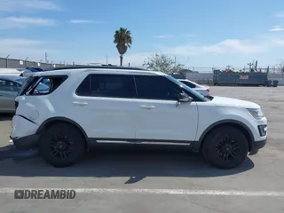 2016 Ford Explorer XLT with VIN 1FM5K8DHXGGA72450, listed as a IAAI auction lot 42019233 with 184,499 mi miles. Bid and sale history available at carsss.com. Image 13.