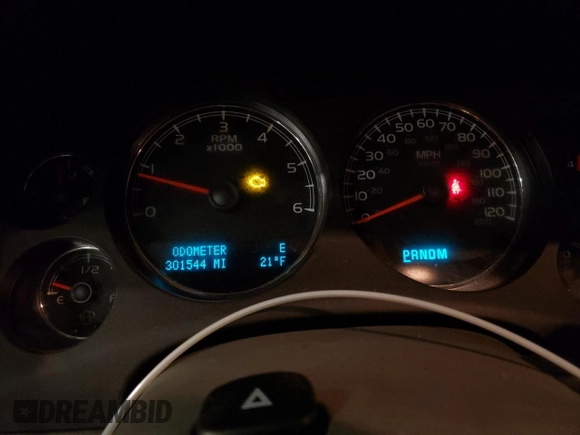 2009 GMC Yukon SLT w/4SB with VIN 1GKFK33099R252828, listed as a Copart auction lot 43205945 with 301,544 mi miles and Salvage Title. Bid and sale history available at carsss.com. Image 9.