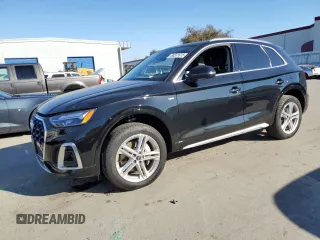2021 Audi Q5 Premium Plus with VIN WA1E2AFY6M2132199, listed as a Copart auction lot 88331615 with 20,555 mi miles and Salvage Title. Bid and sale history available at carsss.com. Image 1.