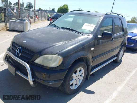 2000 Mercedes-Benz M 320/430/500 z VIN 4JGAB72E0YA203293, wystawiony jako IAAI lot #42257048 z przebiegiem 274 082 mil mil oraz . Historia ofert i sprzedaży dostępna na DreamBid. Obrazek 2.