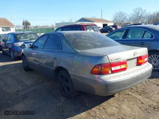 1998 Lexus ES 300 Luxury Sport Sdn with VIN JT8BF28G9W5047249, listed as a IAAI auction lot 41702999 with NaN miles. Bid and sale history available at carsss.com. Image 3.