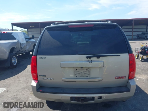 2010 GMC Yukon SLT with VIN 1GKMCCE3XAR225380, listed as a IAAI auction lot 41904723 with 173,686 mi miles. Bid and sale history available at carsss.com. Image 16.