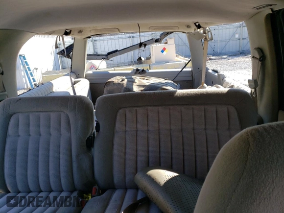 1994 Chevrolet Suburban with VIN 1GNGK26N0RJ420718, listed as a Copart auction lot 43463434 with 137,190 mi miles and Salvage Title. Bid and sale history available at carsss.com. Image 10.
