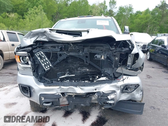 2019 GMC Sierra 2500HD Denali with VIN 1GT12SEY4KF243612, listed as a IAAI auction lot 41962727 with 71,936 mi miles. Bid and sale history available at carsss.com. Image 6.