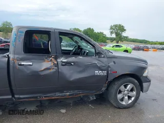 2015 Ram 1500 Outdoorsman z VIN 1C6RR7GM7FS720009, wystawiony jako IAAI lot #42551644 z przebiegiem 67 261 mil mil oraz . Historia ofert i sprzedaży dostępna na DreamBid. Obrazek 17.