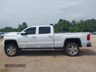 2015 GMC Sierra 2500HD Denali z VIN 1GT120E89FF190917, wystawiony jako IAAI lot #42271537 z przebiegiem 149 307 mil mil oraz . Historia ofert i sprzedaży dostępna na DreamBid. Obrazek 15.