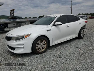 2016 Kia Optima LX z VIN 5XXGT4L31GG077875, wystawiony jako Copart lot #56037265 z przebiegiem 230 431 mil mil oraz Czysty tytuł • Clean title. Historia ofert i sprzedaży dostępna na DreamBid. Obrazek 1.