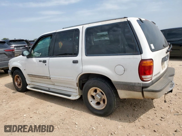 2001 Ford Explorer XLT with VIN 1FMZU63PX1ZA30705, listed as a Copart auction lot 57918865 with 233,418 mi miles and Clean title. Bid and sale history available at DreamBid. Image 2.