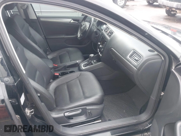 2014 Volkswagen Jetta TDI w/Premium with VIN 3VWLL7AJ3EM276789, listed as a IAAI auction lot 41805737 with 160,500 mi miles and . Bid and sale history available at DreamBid. Image 5.