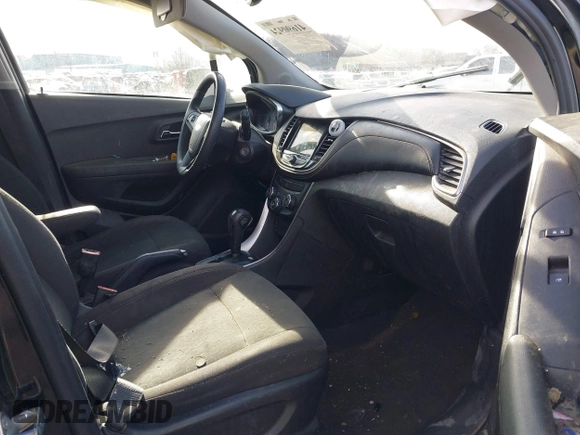 2019 Chevrolet Trax LS with VIN 3GNCJNSB8KL324963, listed as a IAAI auction lot 41690924 with 81,229 mi miles. Bid and sale history available at carsss.com. Image 5.
