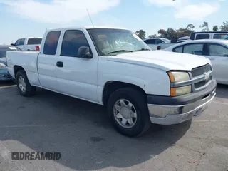2005 Chevrolet Silverado 1500 Work Truck with VIN 1GCEC19XX5Z135587, listed as a IAAI auction lot 41645859 with 253,368 mi miles. Bid and sale history available at carsss.com. Image 1.