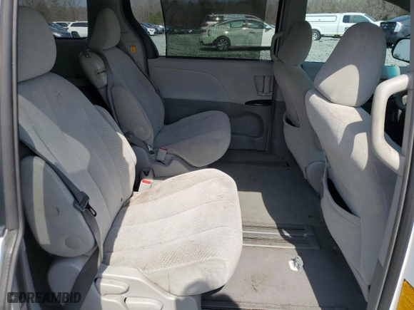 2011 Toyota Sienna LE AAS with VIN 5TDKK3DC5BS043922, listed as a Copart auction lot 49220485 with 218,892 mi miles and Salvage Title. Bid and sale history available at carsss.com. Image 11.