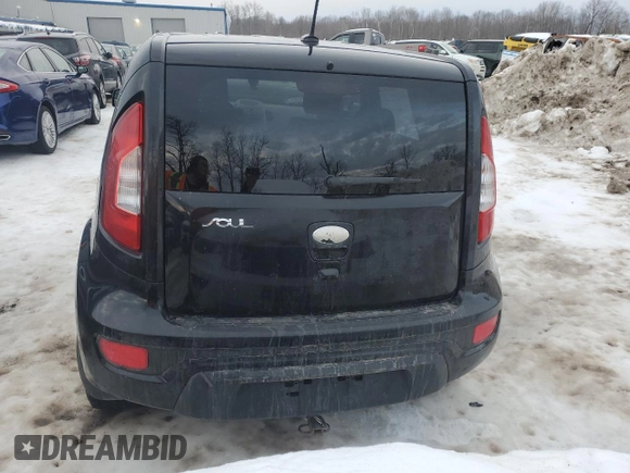 2013 Kia Soul ! with VIN KNDJT2A6XD7619776, listed as a Copart auction lot 46107395 with 111,178 mi miles and Non Repairable. Bid and sale history available at carsss.com. Image 6.