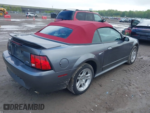 2000 Ford Mustang GT z VIN 1FAFP45X8YF247199, wystawiony jako IAAI lot #42188723 z przebiegiem 144 449 mil mil oraz . Historia ofert i sprzedaży dostępna na DreamBid. Obrazek 4.