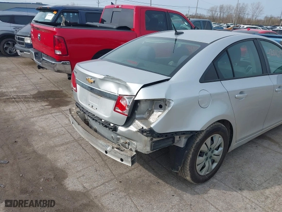 2013 Chevrolet Cruze LS with VIN 1G1PA5SH5D7210935, listed as a IAAI auction lot 42016297 with 90,401 mi miles. Bid and sale history available at carsss.com. Image 6.