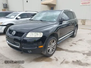 2006 Volkswagen Touareg 4.2L V8 with VIN WVGZM77L16D049838, listed as a IAAI auction lot 42069014 with 139,937 mi miles and . Bid and sale history available at DreamBid. Image 2.