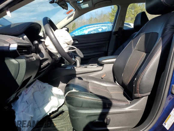 2019 Nissan Altima SR with VIN 1N4BL4CV8KC131019, listed as a Copart auction lot 43117245 with 132,327 mi miles and Salvage Title. Bid and sale history available at carsss.com. Image 7.