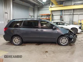 2010 Toyota Sienna XLE with VIN 5TDYK4CC2AS309994, listed as a IAAI auction lot 41487495 with 0 mi miles. Bid and sale history available at carsss.com. Image 13.
