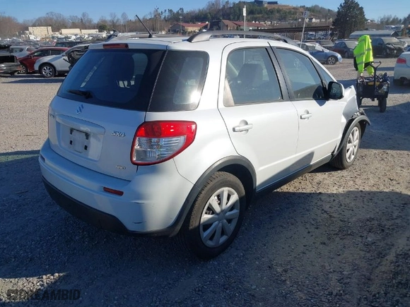2013 Suzuki SX4 Crossover with VIN JS2YB5A39D6101193, listed as a IAAI auction lot 41675796 with 87,459 mi miles. Bid and sale history available at carsss.com. Image 4.