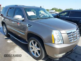2012 Cadillac Escalade Luxury z VIN 1GYS3BEF0CR214599, wystawiony jako IAAI lot #42018268 z przebiegiem 162 583 mil mil oraz . Historia ofert i sprzedaży dostępna na DreamBid. Obrazek 1.