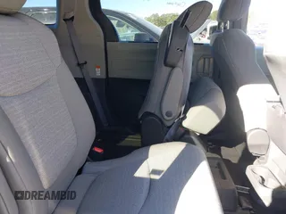 2024 Toyota Sienna LE with VIN 5TDKRKEC9RS185060, listed as a IAAI auction lot 41695763 with 20,673 mi miles. Bid and sale history available at carsss.com. Image 8.