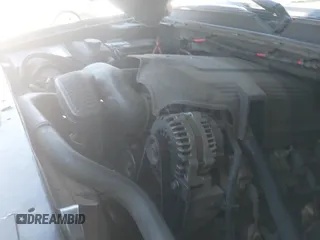 2008 Chevrolet Avalanche 2LT z VIN 3GNEC12088G182352, wystawiony jako IAAI lot #42306502 z przebiegiem 220 484 mil mil oraz . Historia ofert i sprzedaży dostępna na DreamBid. Obrazek 12.