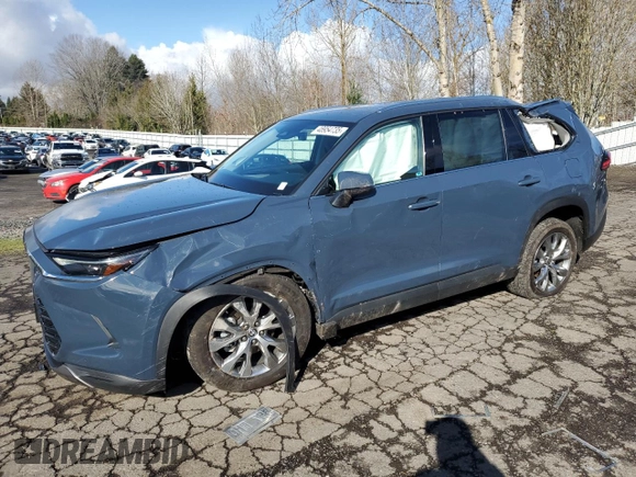 2024 Toyota Highlander XLE z VIN 5TDAAAB57RS013905, wystawiony jako Copart lot #48954735 z przebiegiem 9 006 mil mil oraz Szkoda całkowita • Salvage title. Historia ofert i sprzedaży dostępna na DreamBid. Obrazek 1.